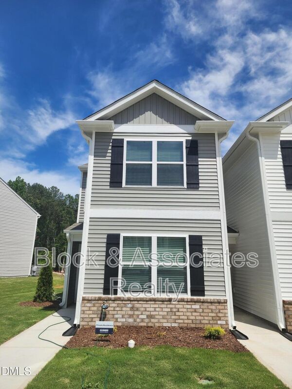 Raleigh House: 8640 Brixton Shay Drive