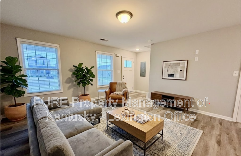 Richmond House: 2014 Dolly Dr