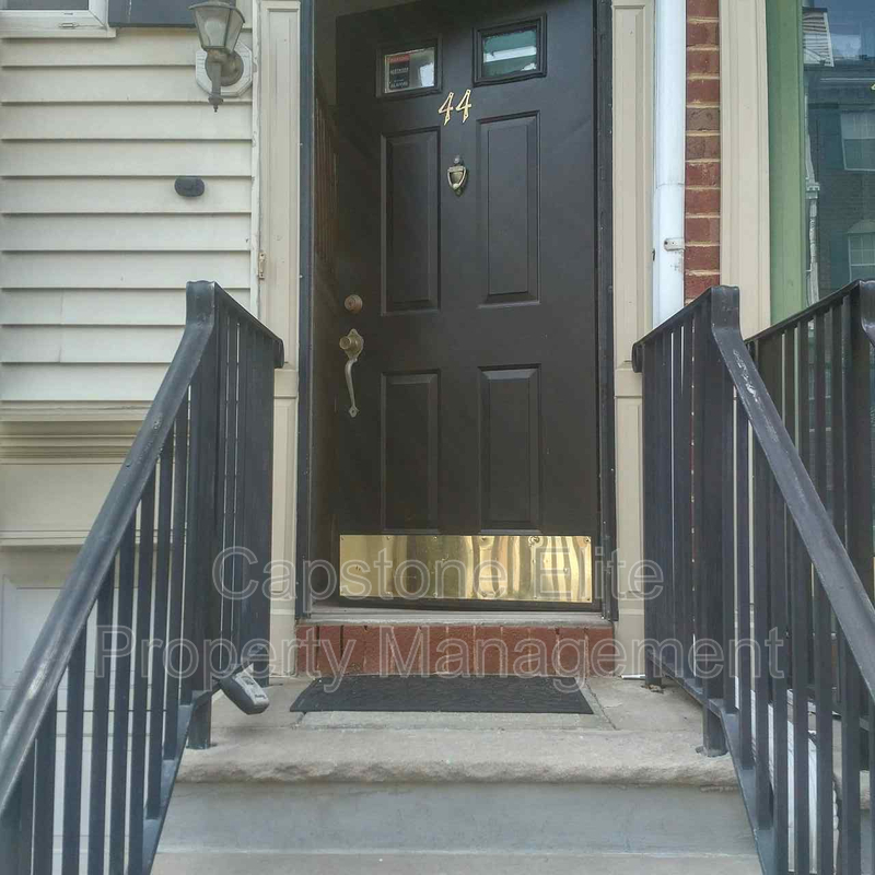 Newark Condo: 44 Krueger Court - 1 - Downstairs Studio Suite