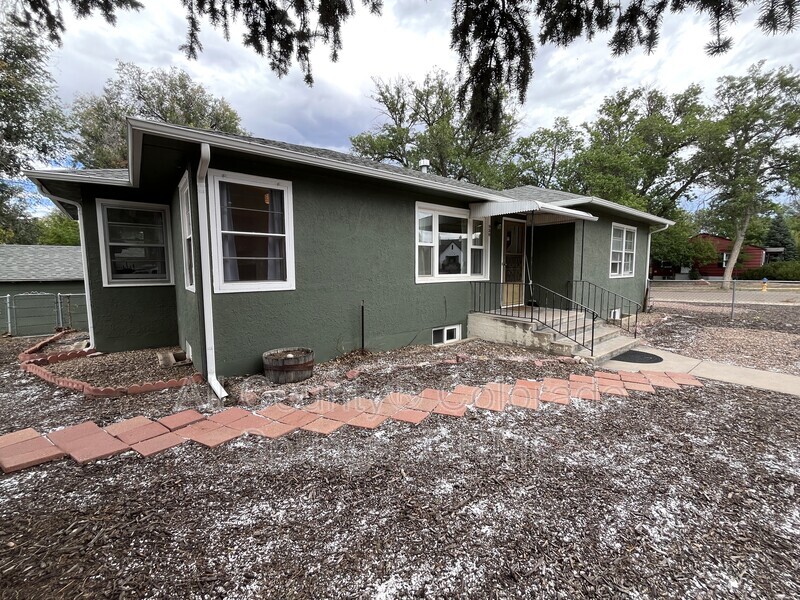 Colorado Springs Condo: 930 N Institute Street