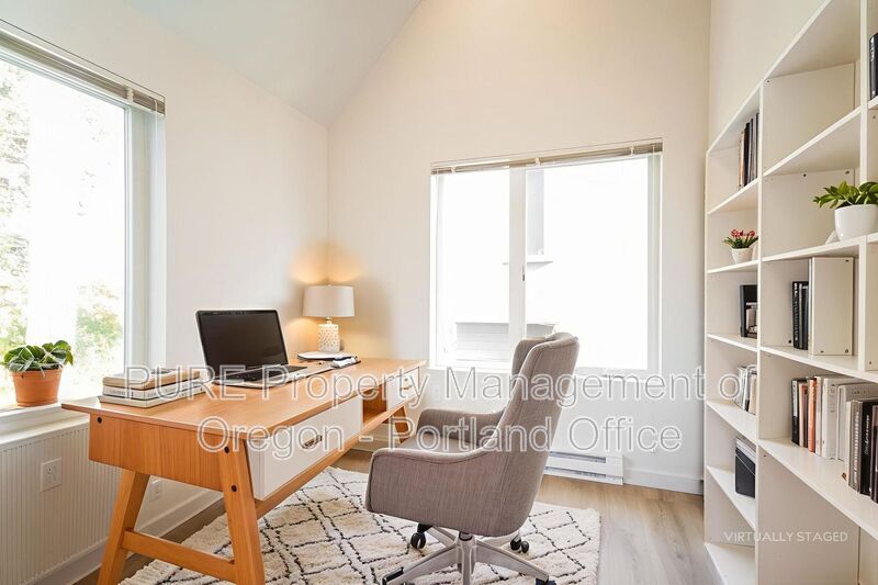 Portland Townhome: 6786 N McKenna