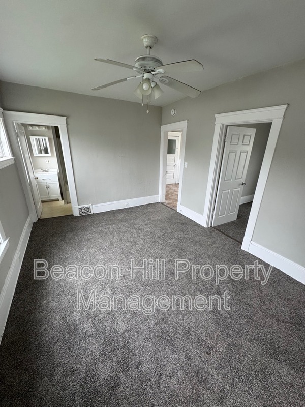 Cleveland Condo: 7923 Connecticut Avenue - Upper