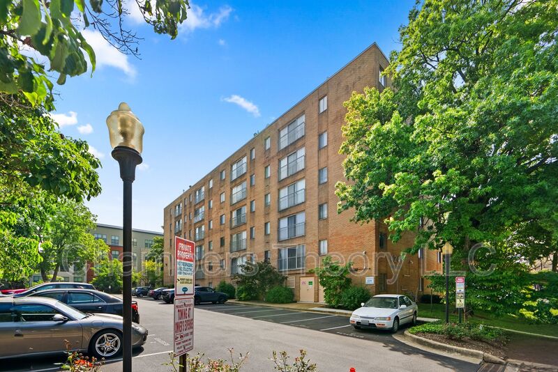 Arlington Condo: 4241 Columbia Pike