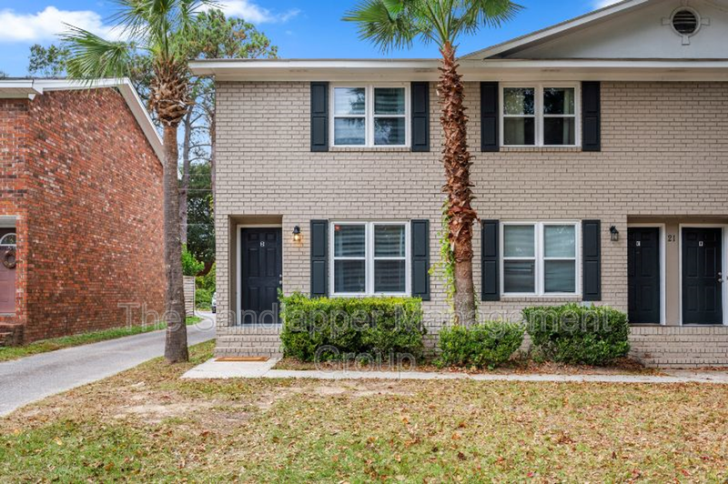 Charleston Townhome: 21-D S. Anderson Avenue