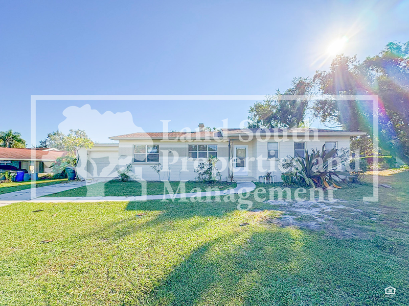 Lakeland House: 1218 Sunset Avenue