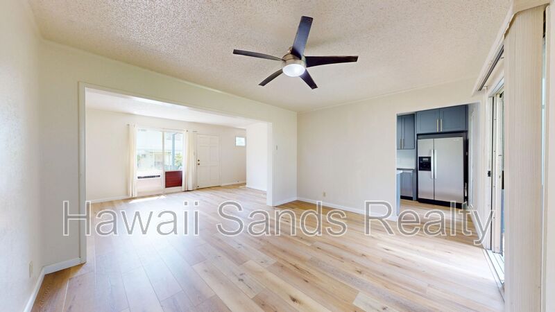 Pearl City House: 98-1426 D Kaahumanu St Apt