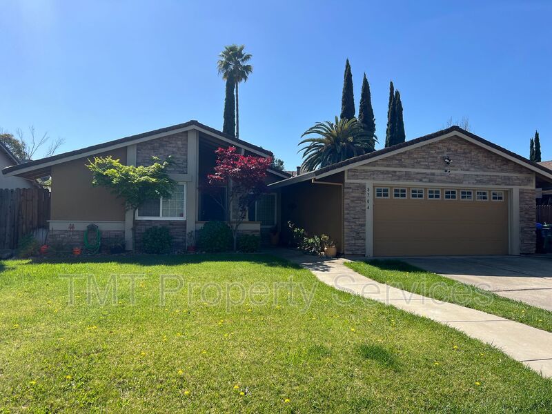 Elk Grove House: 8704 Montiflora Ct