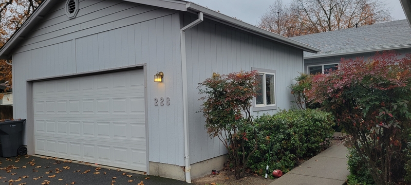 Grants Pass Condo: 228 SW Westholm Ave