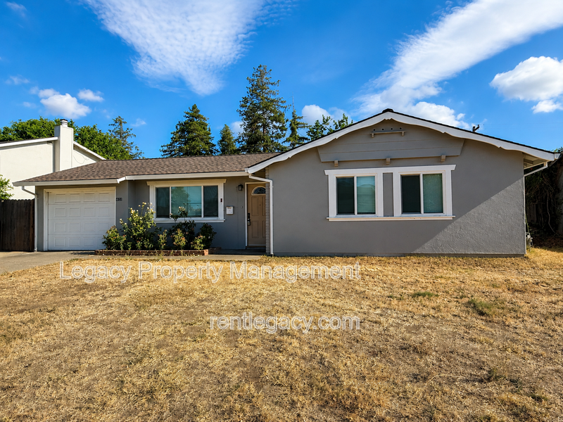 Sacramento House: 6635 Chandler Dr