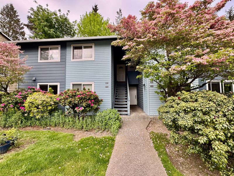 Everett Condo: 921 130th St SW