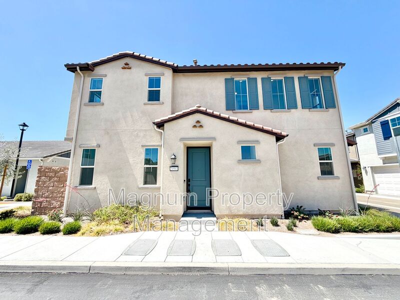 Menifee House: 29561 Monarch Rd