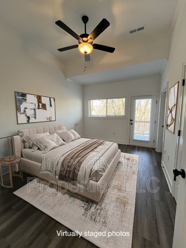 Kansas City Townhome: 5926 Northwest 88th Street