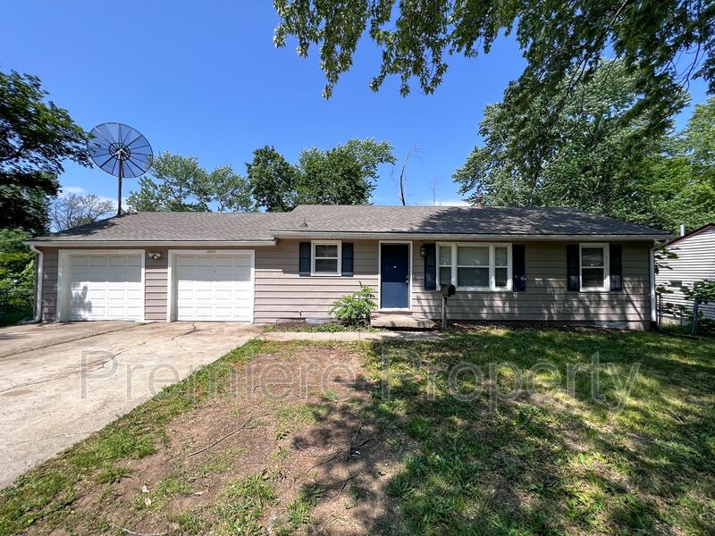 Request a Viewing for 10012 Hillcrest Rd Tenant Turner