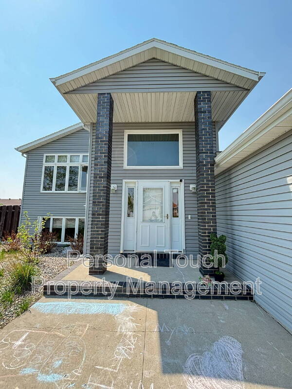 Fargo House: 3677 Polk St S