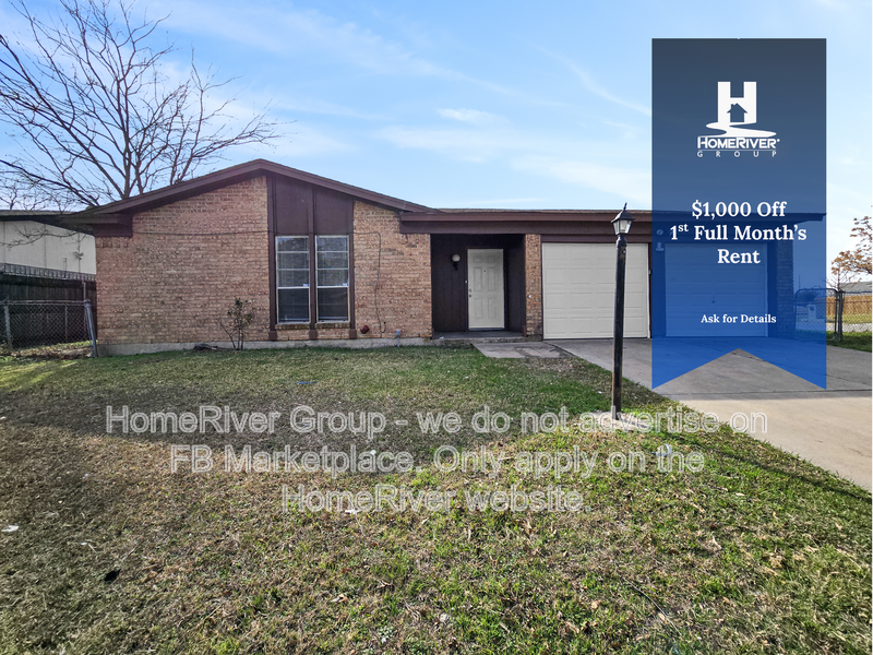 Fort Worth House: 7453 Darien St