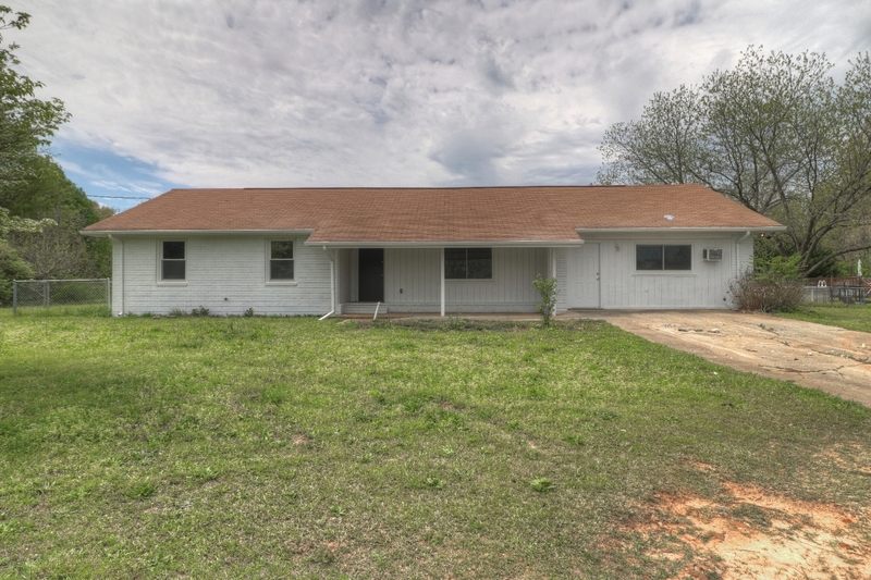 Request a Viewing for 613 Oak Grove Road Tenant Turner