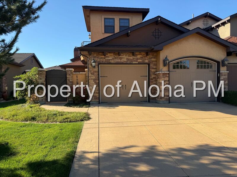Meridian House: 129 E. Cholla Hills