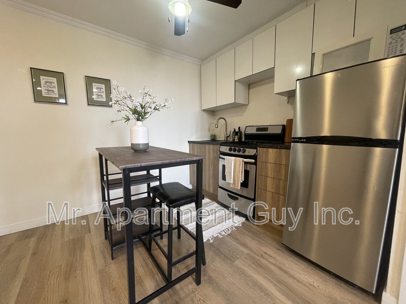 Hamilton Condo: 44 Victoria Avenue South