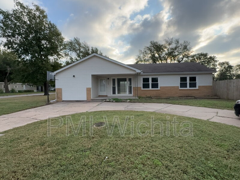 Wichita House: 5300 South Seneca Street