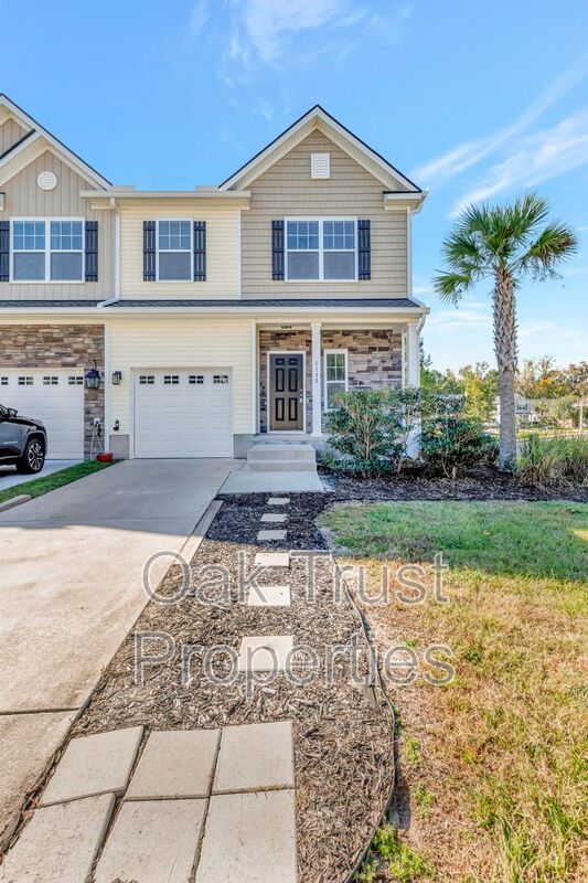 Johns Island House: 1135 Saint Paul’s Parrish Lane