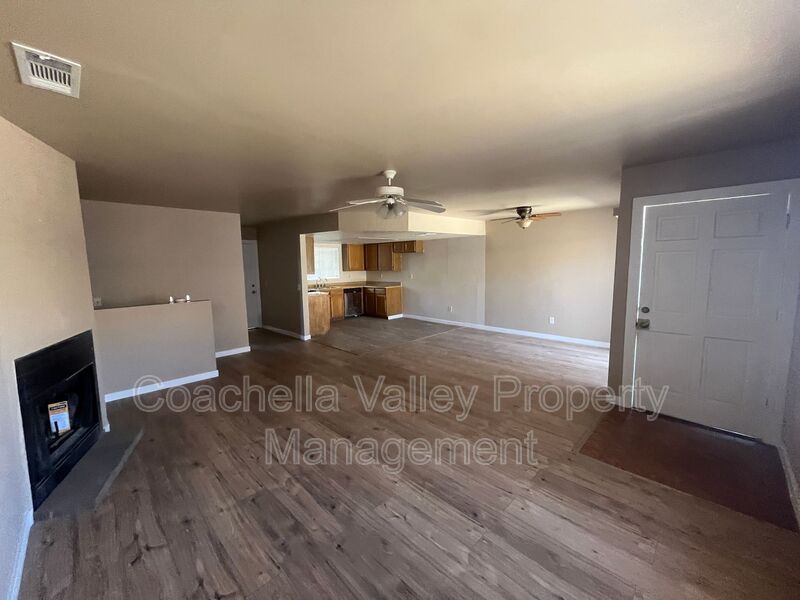 Cathedral City House: 32934 Rancho Vista Dr