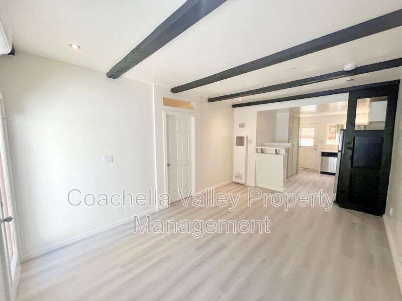 Palm Springs Condo: 522 E Cottonwood Rd