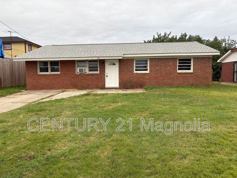 Augusta House: 309 East View Drive