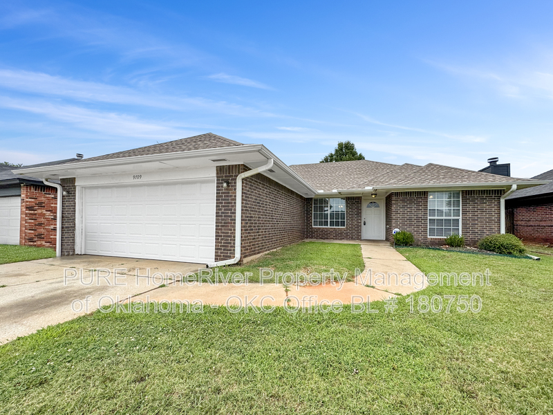 Midwest City House: 9709 Grissom Dr