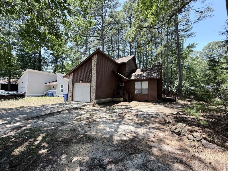 Fayetteville House: 374 Wilder Dr