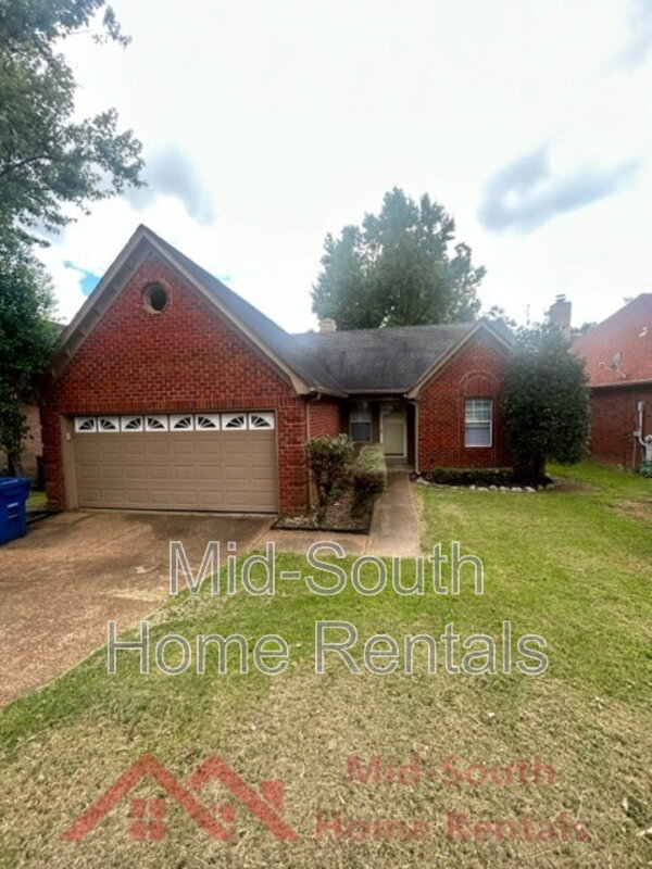 Lakeland House: 3085 Brandon Way Lane