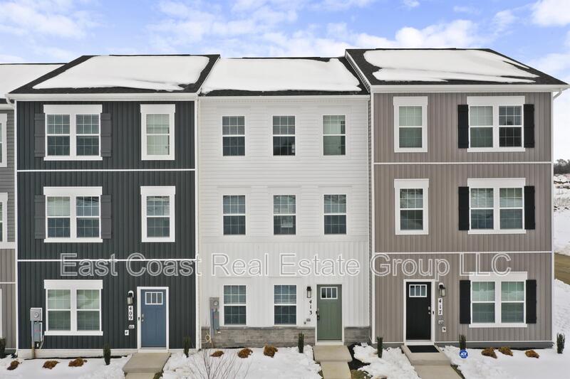Charles Town Townhome: 413 Eclipse St