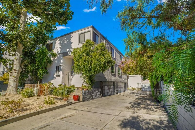North Hollywood Condo: 6060 Colfax Ave #2