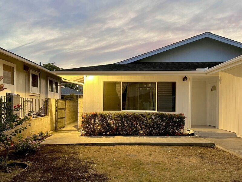 Honolulu House: 1508 Farrington St
