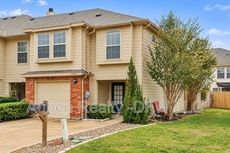 Fort Worth House: 3933 Fernando Drive
