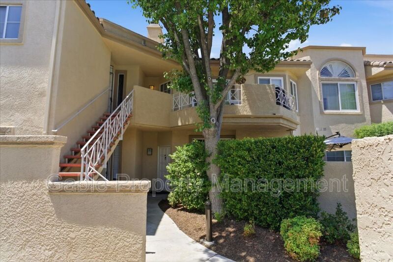 Valencia Condo: 23845 Del Monte Dr