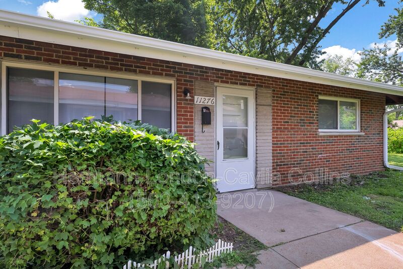 Saint Ann House: 11276 Liana Lane