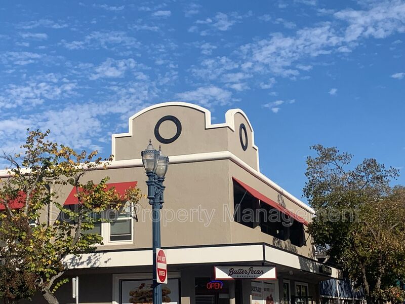 Fairfield House: 702 Jackson St