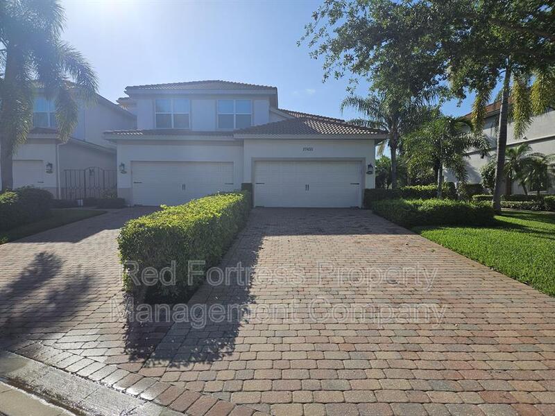 Fort Myers Condo: 17451 Old Harmony Dr 102