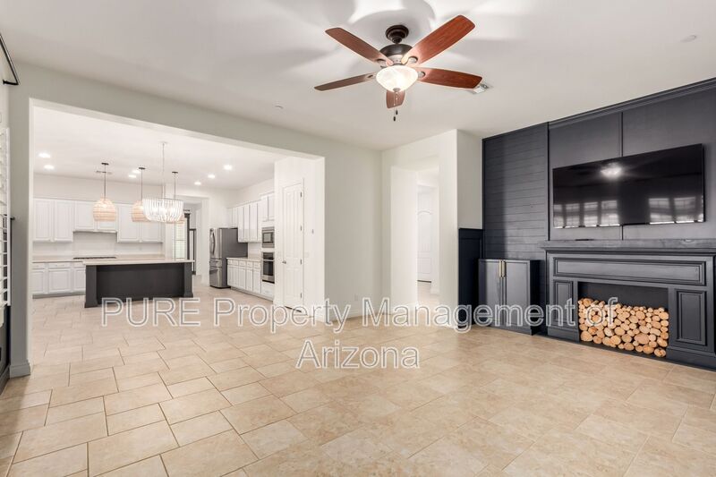 Gilbert House: 3087 E Maplewood Ct