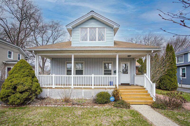 Chicopee House: 52 Ludger Ave