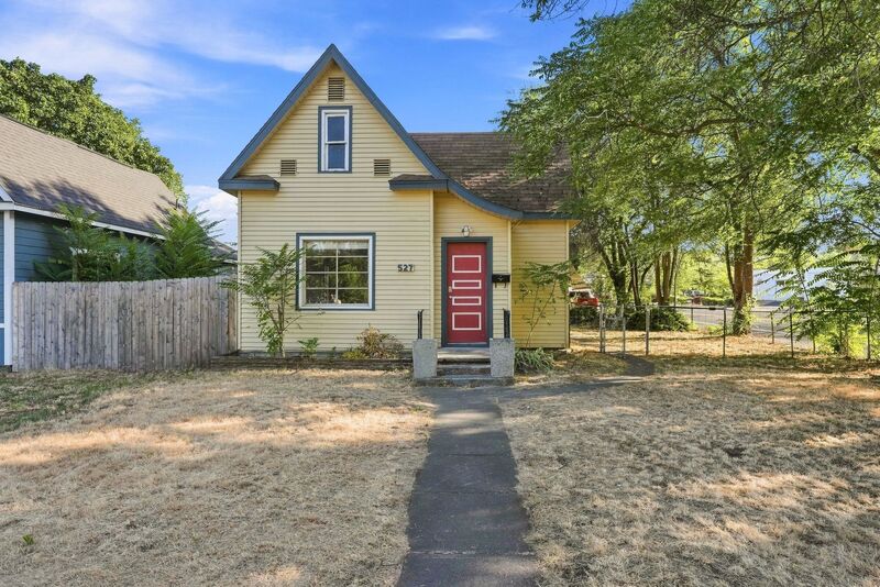 Spokane House: 527 West Shannon Avenue