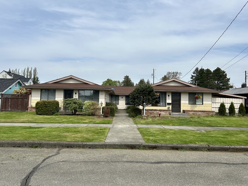 Lynden Condo: 908 Liberty Street - C