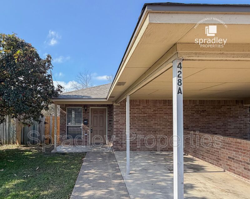 Belton Townhome: 428A N Wall St