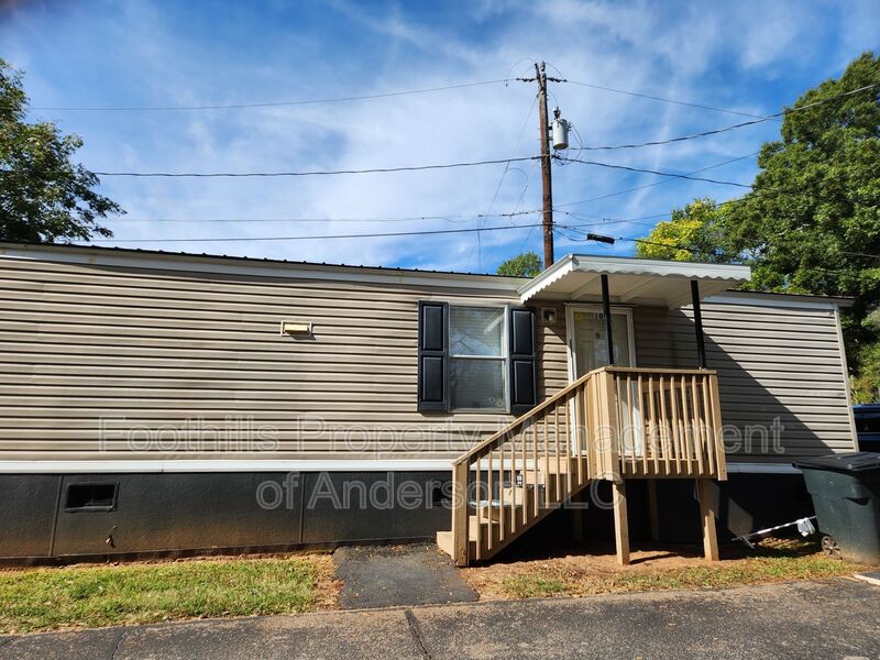 Anderson House: 101 Inez Street