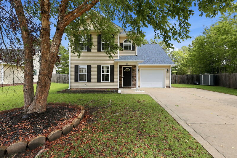 Fayetteville House: 4906 Yorkchester Drive