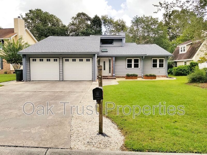 North Charleston House: 303 Christiee Court