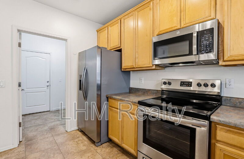Phoenix Condo: 15818 North 25th Street
