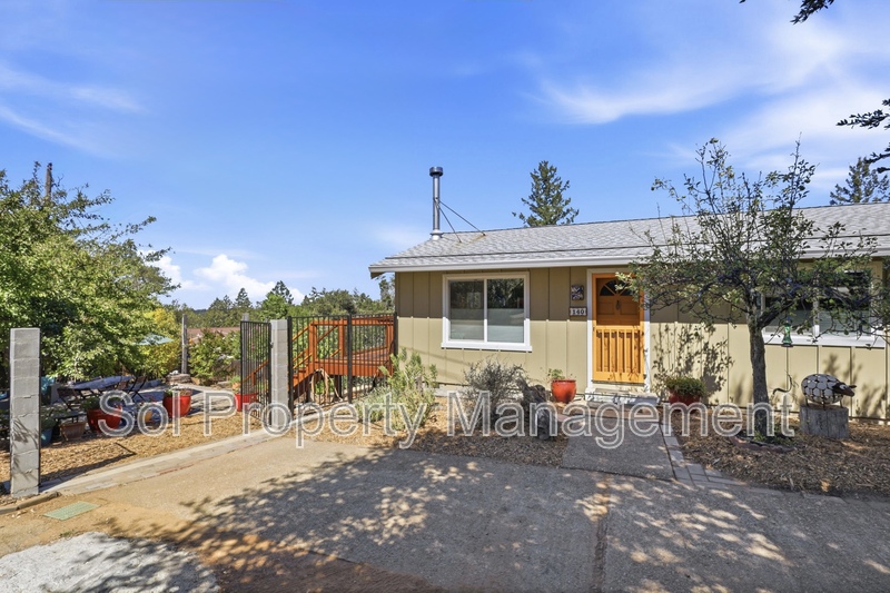 Santa Cruz House: 140 Spaten Way