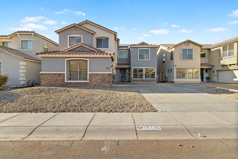 Tolleson House: 10122 W Albeniz Pl