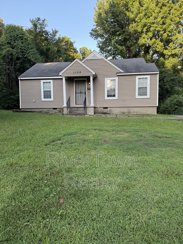 Memphis House: 1108 S Greer St